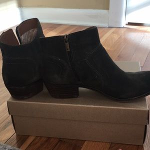 Green suede Lucky Booties